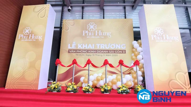 Kích thước backdrop phổ biến hiện nay là 2,5 x 2,3 mét (ngang x cao)